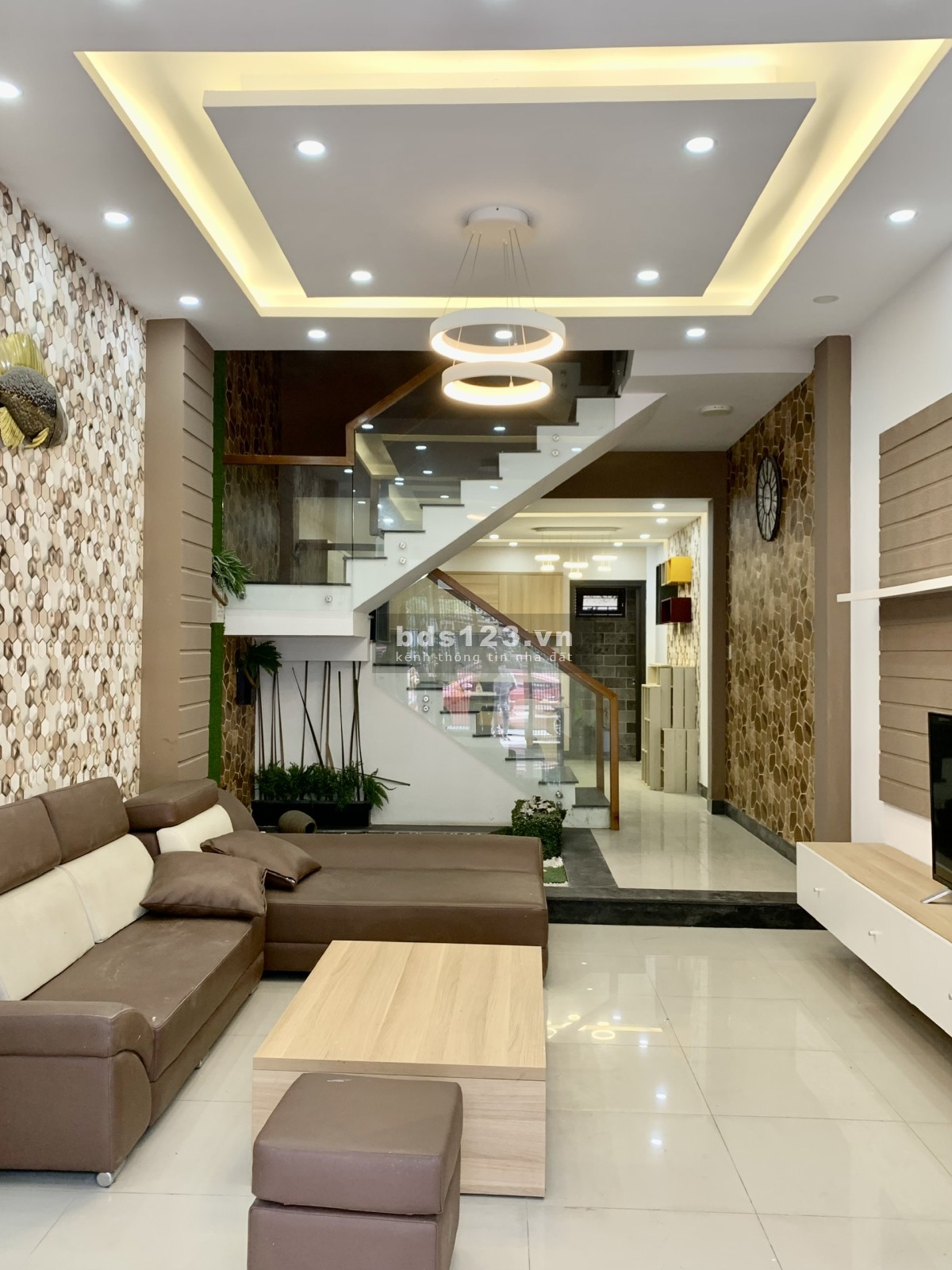 Bán nhà riêng mặt tiền Nguyễn Thi kết cấu 3 tầng giá 5.5 tỷ ngay Lotte Mart Skyline LH 0935 810 900