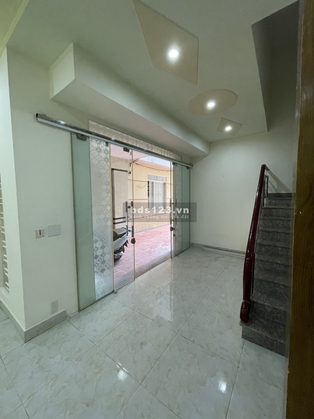Bán nhà Đằng Lâm Hải An ngõ 75 Trung Hành 2,68 tỷ, 43m2, 3,5 tầng, sân rộng đỗ được 2 ô tô