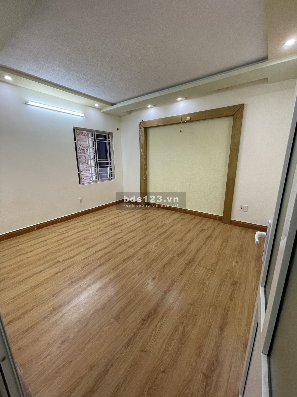 Bán nhà Đằng Lâm Hải An ngõ 75 Trung Hành 2,68 tỷ, 43m2, 3,5 tầng, sân rộng đỗ được 2 ô tô
