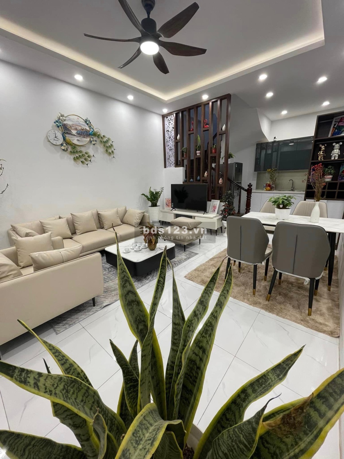 Mô góc Vũ Tông Phan, ô tô đỗ cửa, xây mới, 50m2, mặt 5m, cách phố 5m, 6.3 tỷ