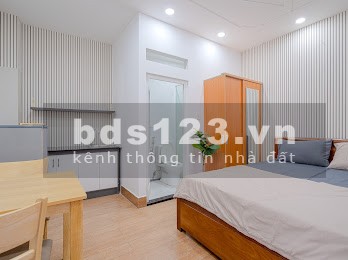 Cho thuê căn hộ Studio full nội thất ban công lớn gần ĐH UEF Q4, Q1