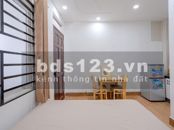 Cho thuê căn hộ Studio full nội thất ban công lớn gần ĐH UEF Q4, Q1