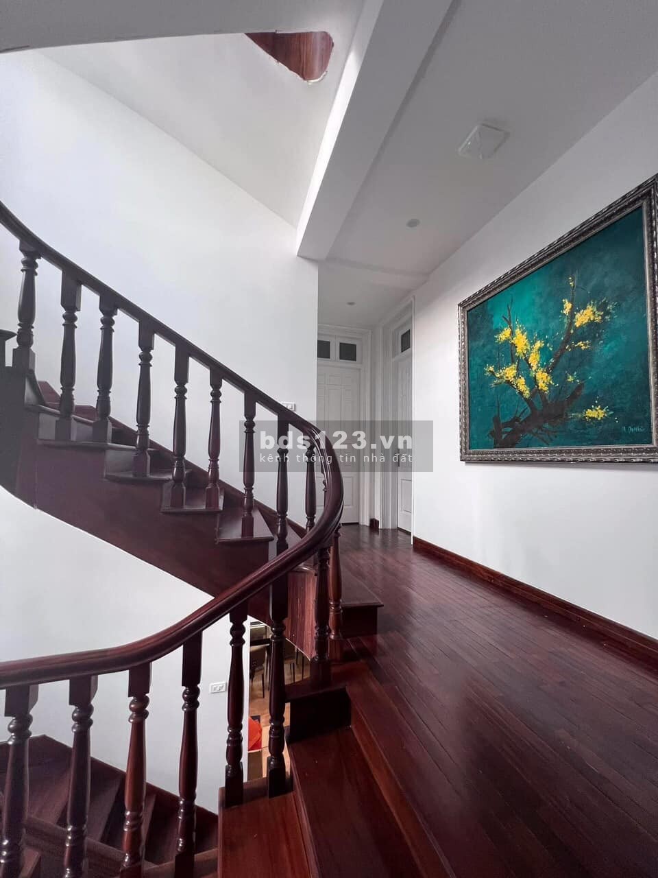 Bán biệt thự Cầu Giấy, đẹp nhất Trung Yên, dt 280m, 4T, mt 50m, 92 tỷ. Siêu phẩm lô góc, cực hiếm