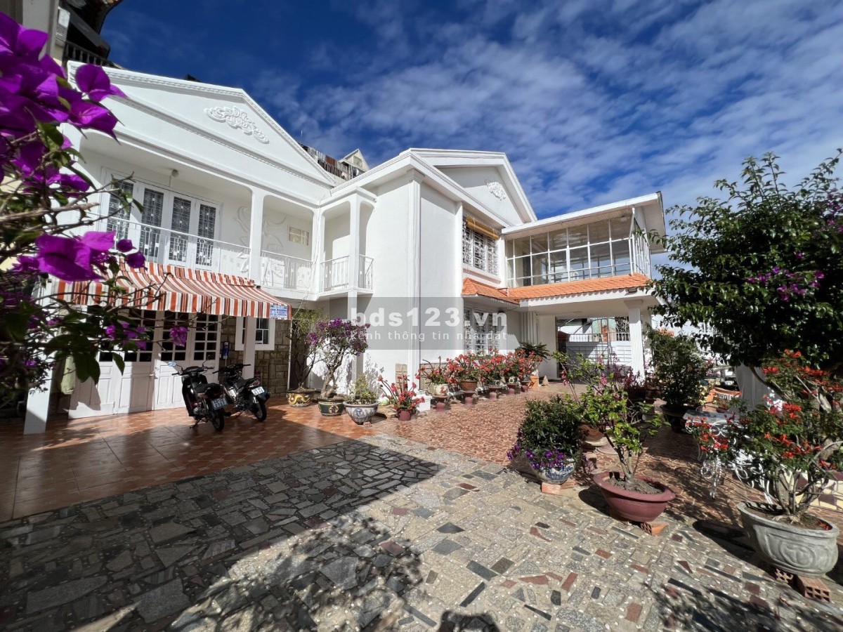 Cần cho thuê Biệt Thự có diện tích (950m2)