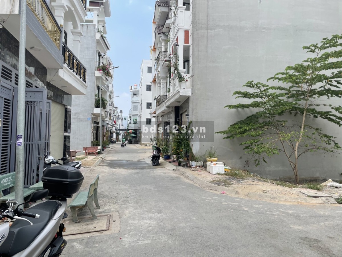 Bán lô đất góc 2 mặt tiền Đường Liên Khu 4-5 P Bình Hưng Hoà B Q Bình Tân