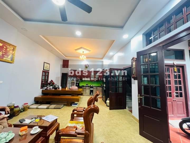 Bán tòa nhà 5 tầng, sang trọng ngay Trần Thái Tông. Mặt bằng 46.5m². Chào 7 4 tỷ