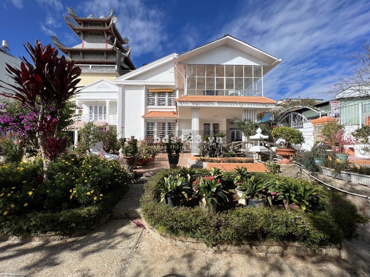 Cần cho thuê Biệt Thự có diện tích (950m2)