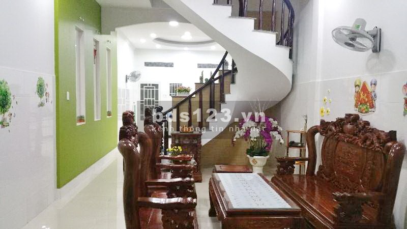 Cho thuê nhà 3 lầu mặt tiền đường NB Cao Lỗ Phường 4 Quận 8