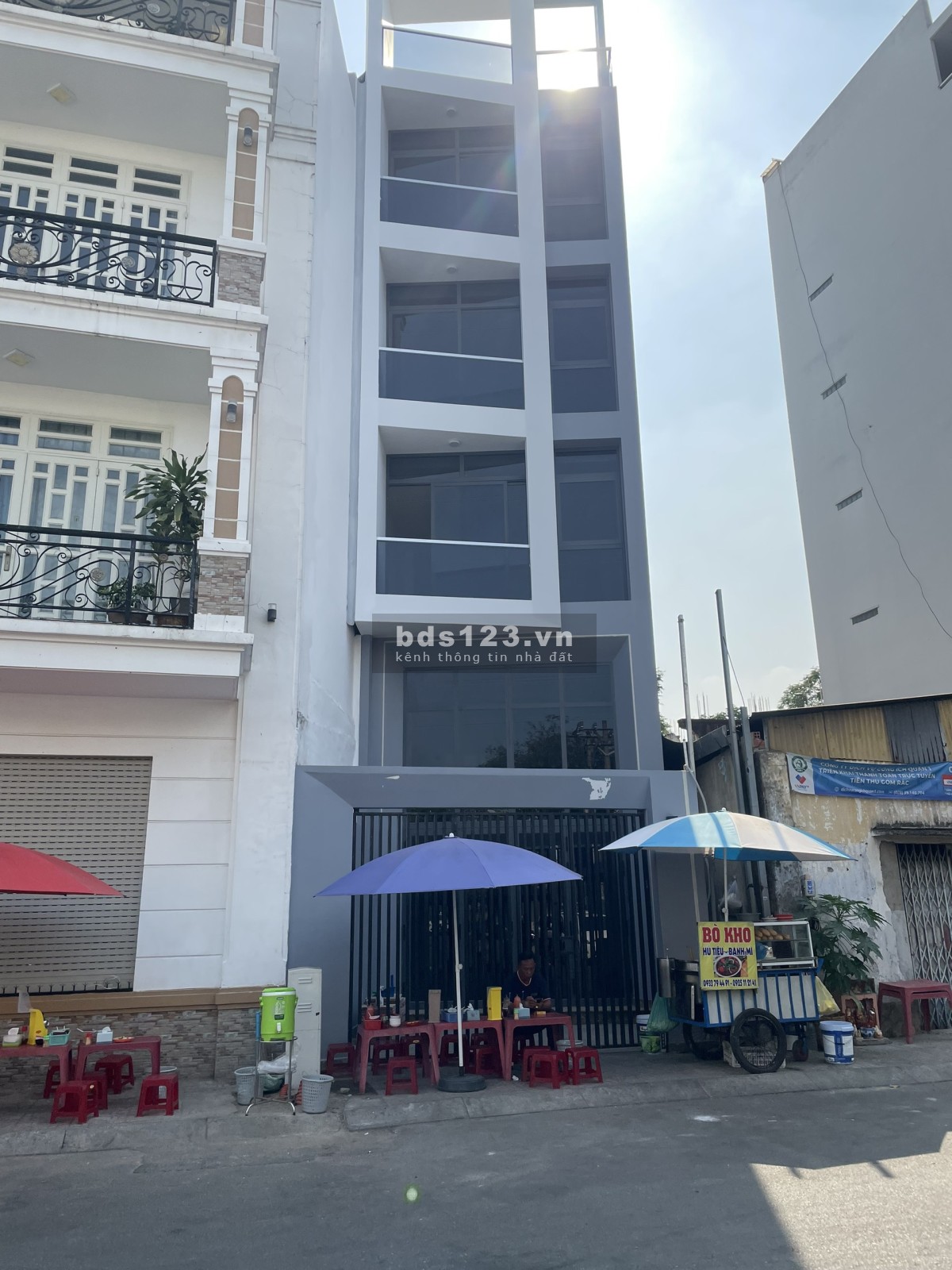 Cho thuê nhà mt Nguyễn Văn Nguyễn Q1 4.58X15 5 tầng, thang máy, 70Tr TL