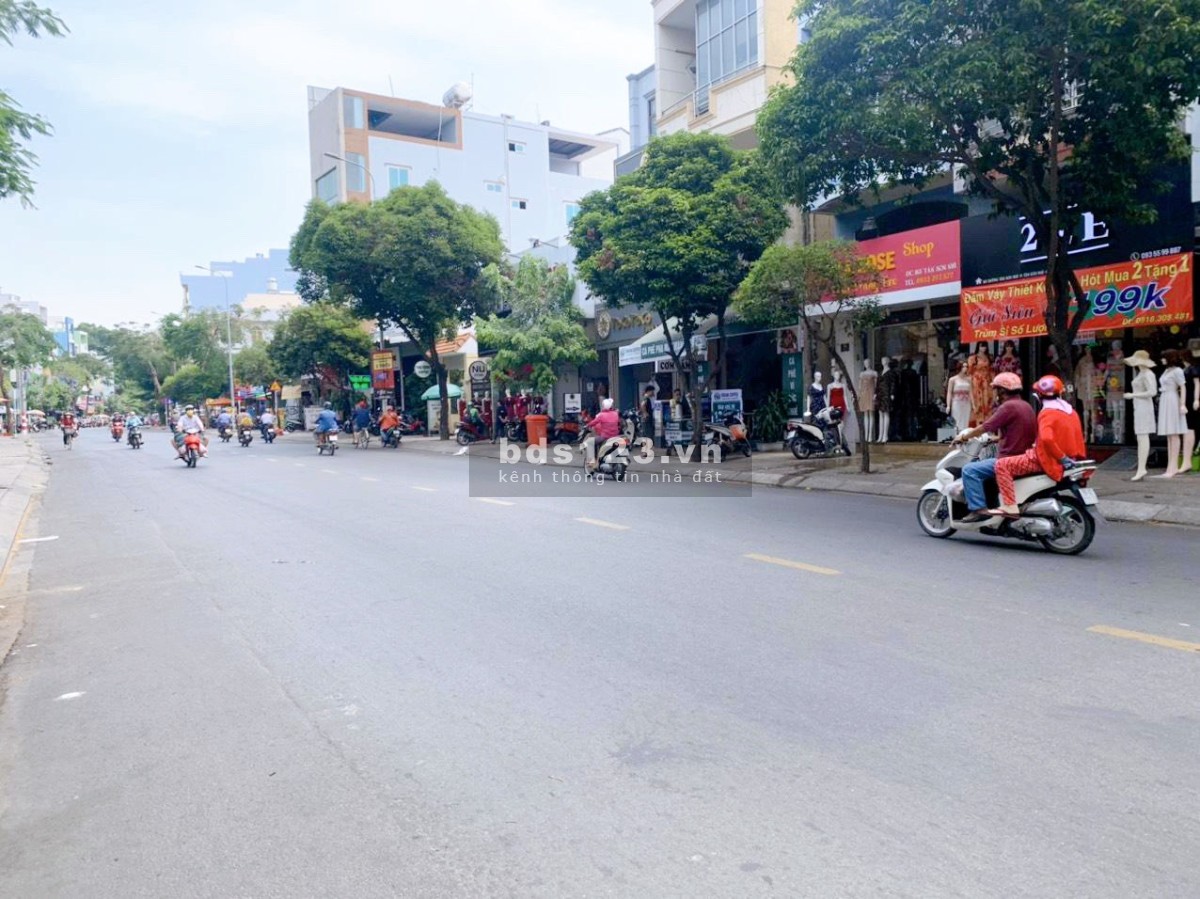 Bán Nhà Góc 2 Mặt Tiền Kinh Doanh Tân Sơn Nhì, Quận Tân Phú. Dt 4,4x18m 15 Tỷ