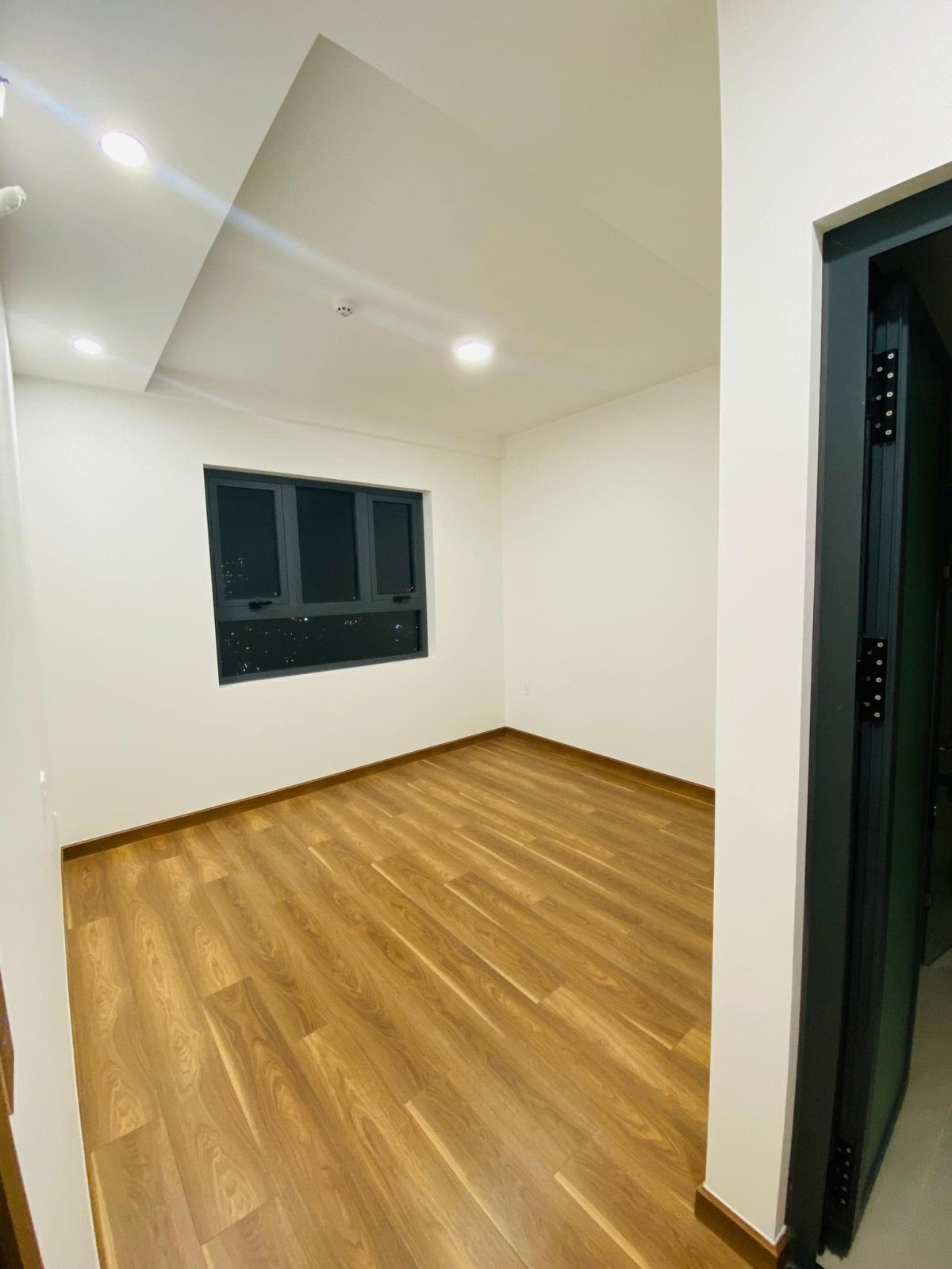 Căn góc 2PN 73m2 Q7 Riverside máy lạnh và rèm cửa giá 8.5triệu