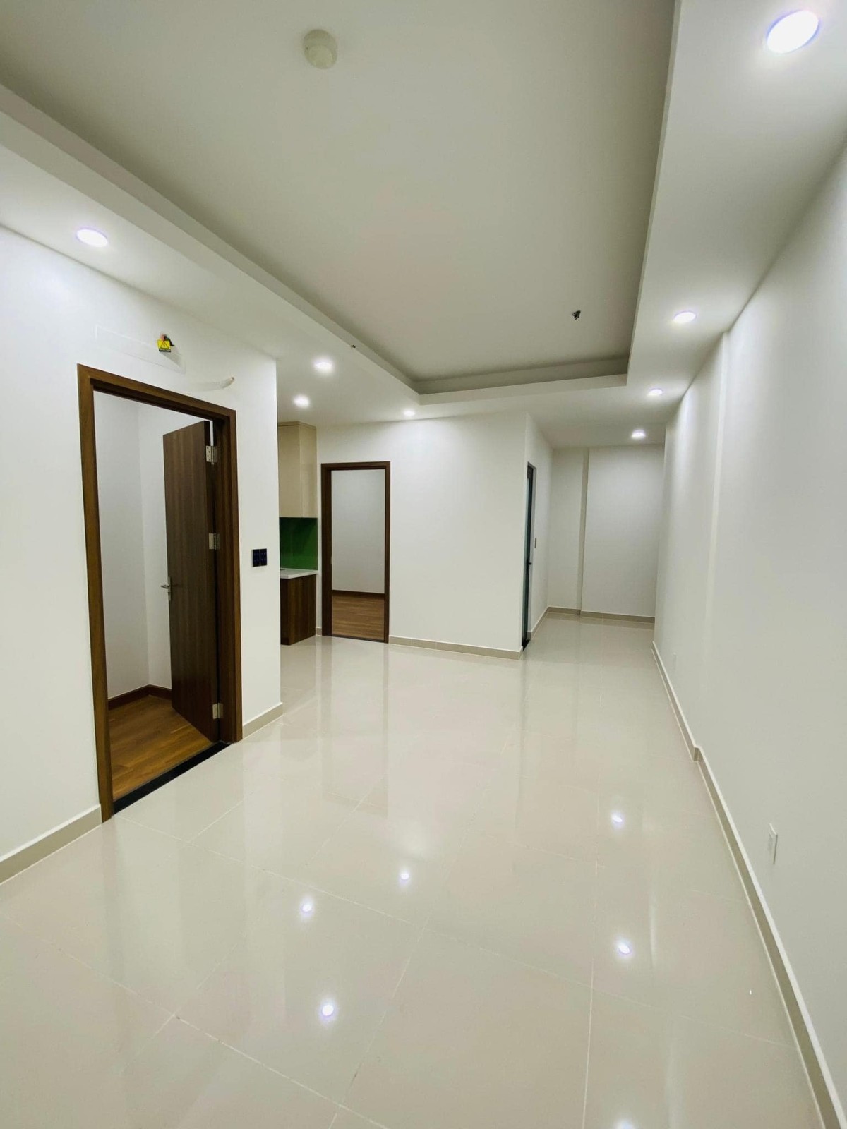 Căn góc 2PN 73m2 Q7 Riverside máy lạnh và rèm cửa giá 8.5triệu