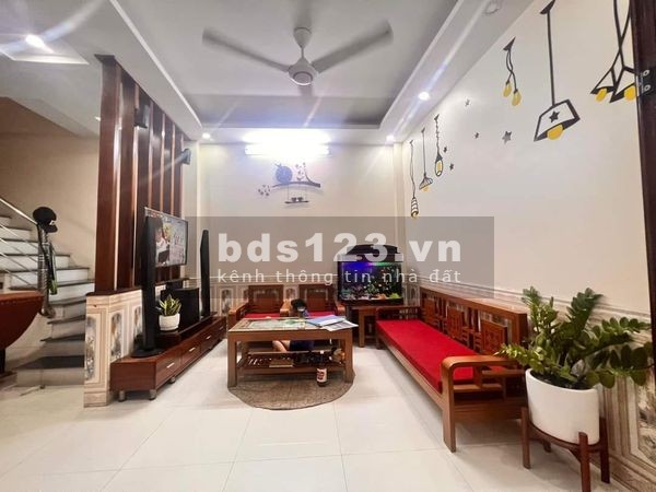 BÁN NHÀ NAM DƯ:GIÁ 3.5 TỶ , DIỆN TÍCH: 42m x 4 Tầng