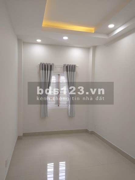 Cho thuê 3 phòng trọ cho nam tại quận 4 giá 2,2 triệu, 2,8 triệu và 3,2 triệu/tháng