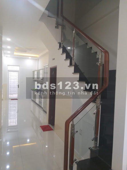 Cho thuê 3 phòng trọ cho nam tại quận 4 giá 2,2 triệu, 2,8 triệu và 3,2 triệu/tháng