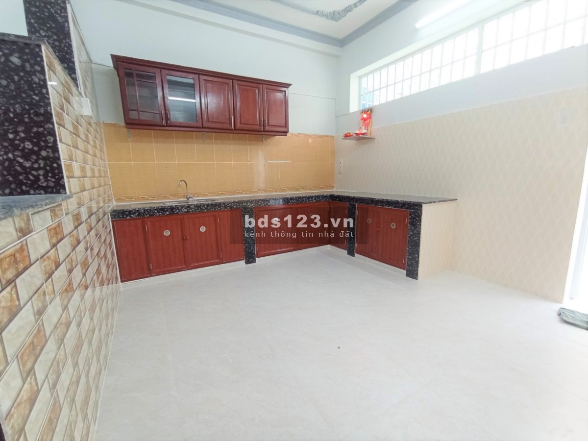 Cho thuê nhà mặt tiền nguyên căn tại Bình Phú 1