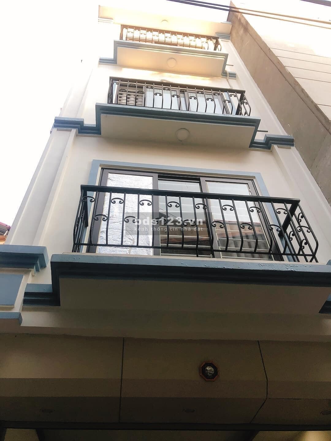 Bán nhà đẹp 4 tầng Chu Huy Mân, ô tô vào nhà
