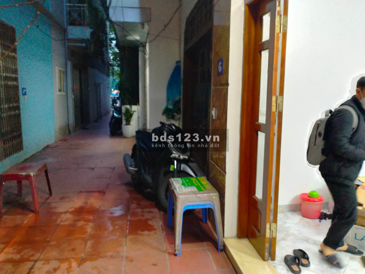 Cần bán nhà riêng tại Thanh Xuân, diện tích 35m2, thiết kế 5 tầng, ngay mặt tiền