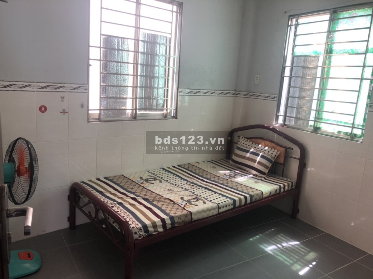 Cho thuê 3 phòng trọ cho nam tại quận 4 giá 2,2 triệu, 2,8 triệu và 3,2 triệu/tháng