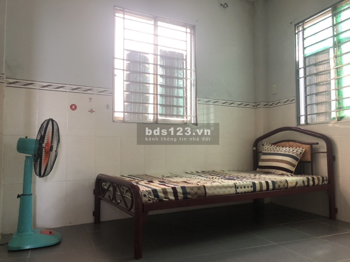 Cho thuê 3 phòng trọ cho nam tại quận 4 giá 2,2 triệu, 2,8 triệu và 3,2 triệu/tháng