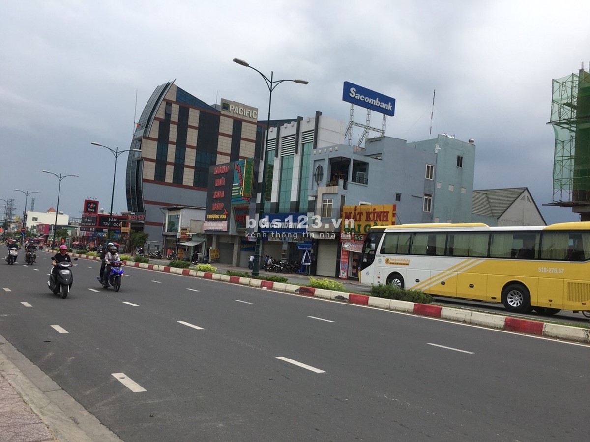 Thanh lý lô đất 80m2 đường Nguyễn Lương Bằng, quận 7, giá 2,5 tỷ. Gần công viên Bellaza