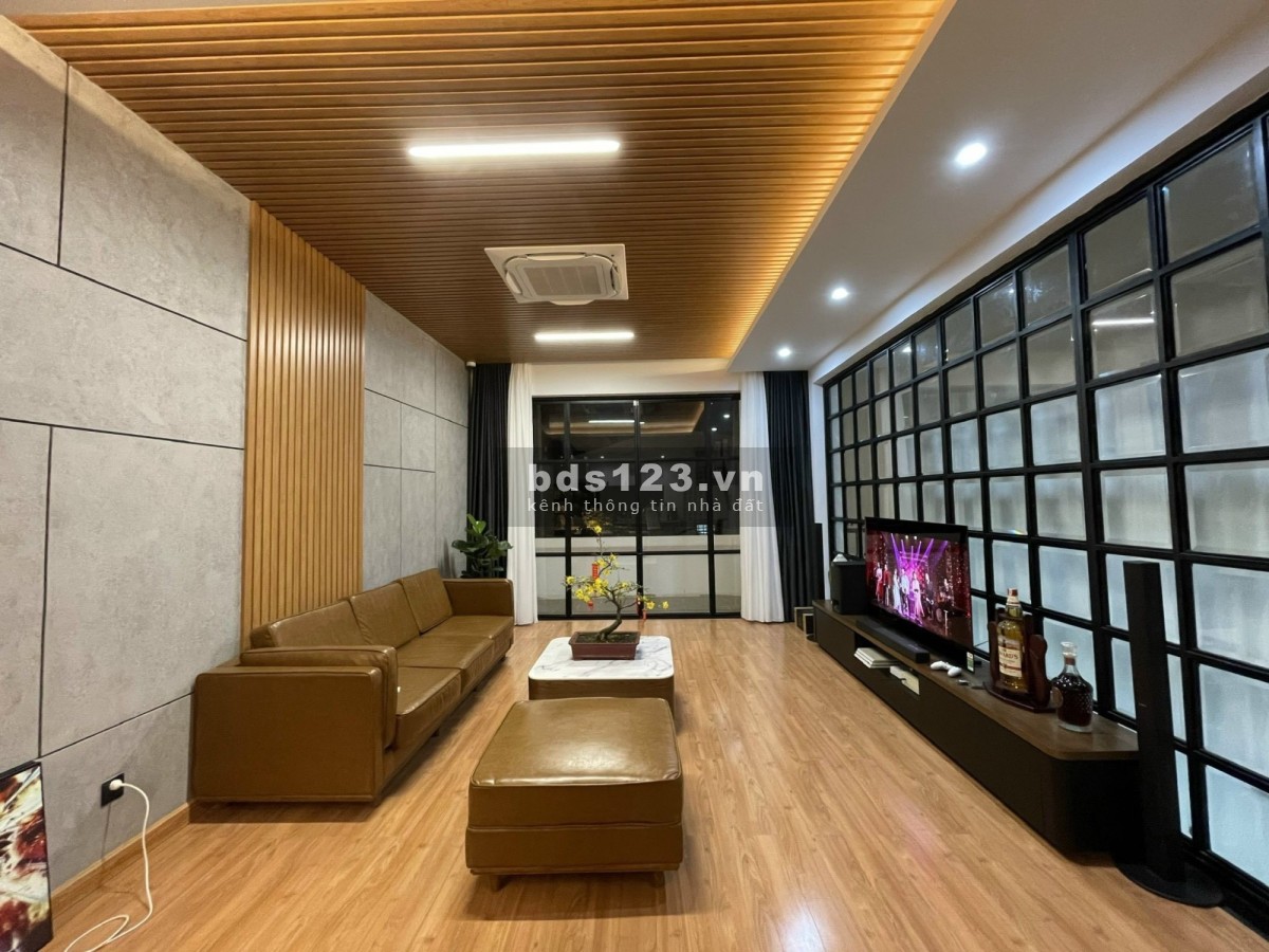 Nhà Bán Kế Gigamall, HBC, Thủ Đức. Ngang 6m, Đường 8m KD, VP. Chỉ 13.99 Tỷ. LH 0878399919.