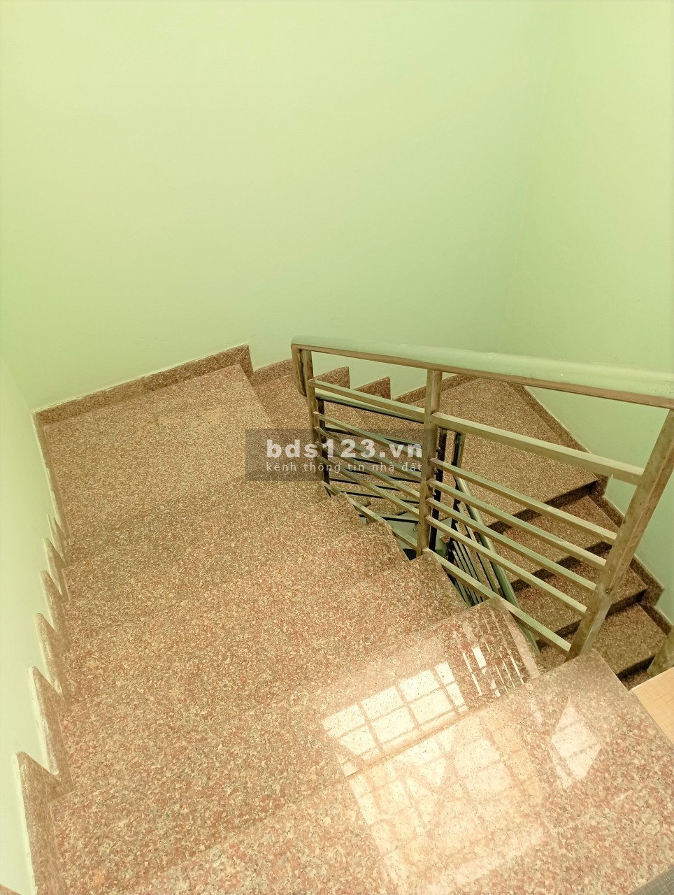 Cho thuê nhà mặt tiền nguyên căn tại Bình Phú 1