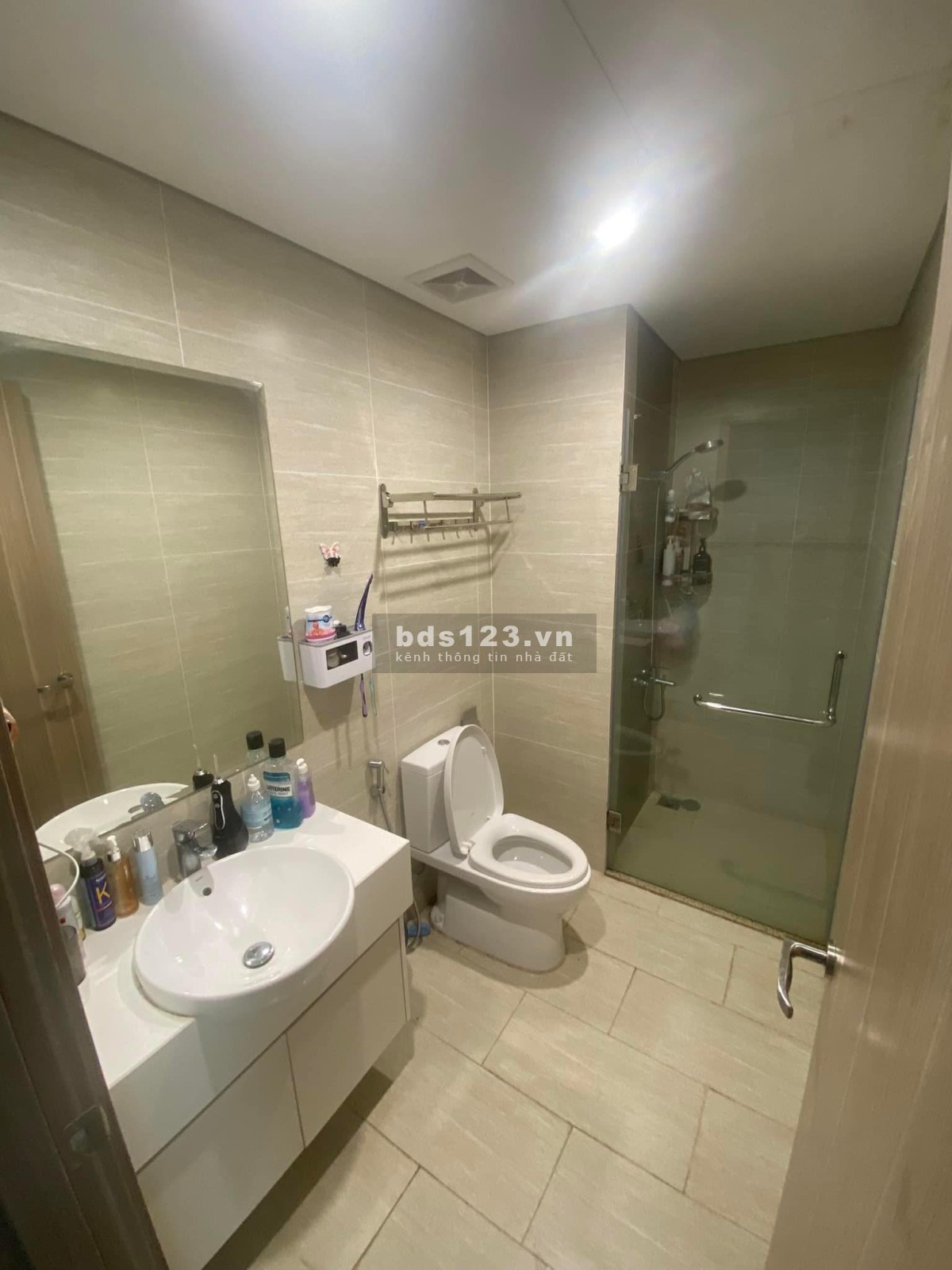 Bán căn hộ cắt lỗ căn 1N + 1 phòng đa năng 1VS giá 1,270 triệu tại Vinhomes Ocean Park.