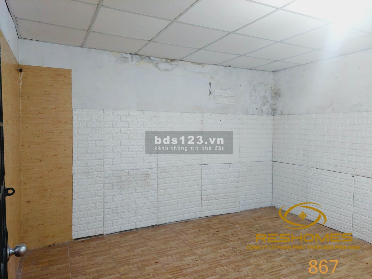 Cho thuê mặt bằng trống suốt gần Vincom - Thống Nhất, ngang 5m, set up tự do