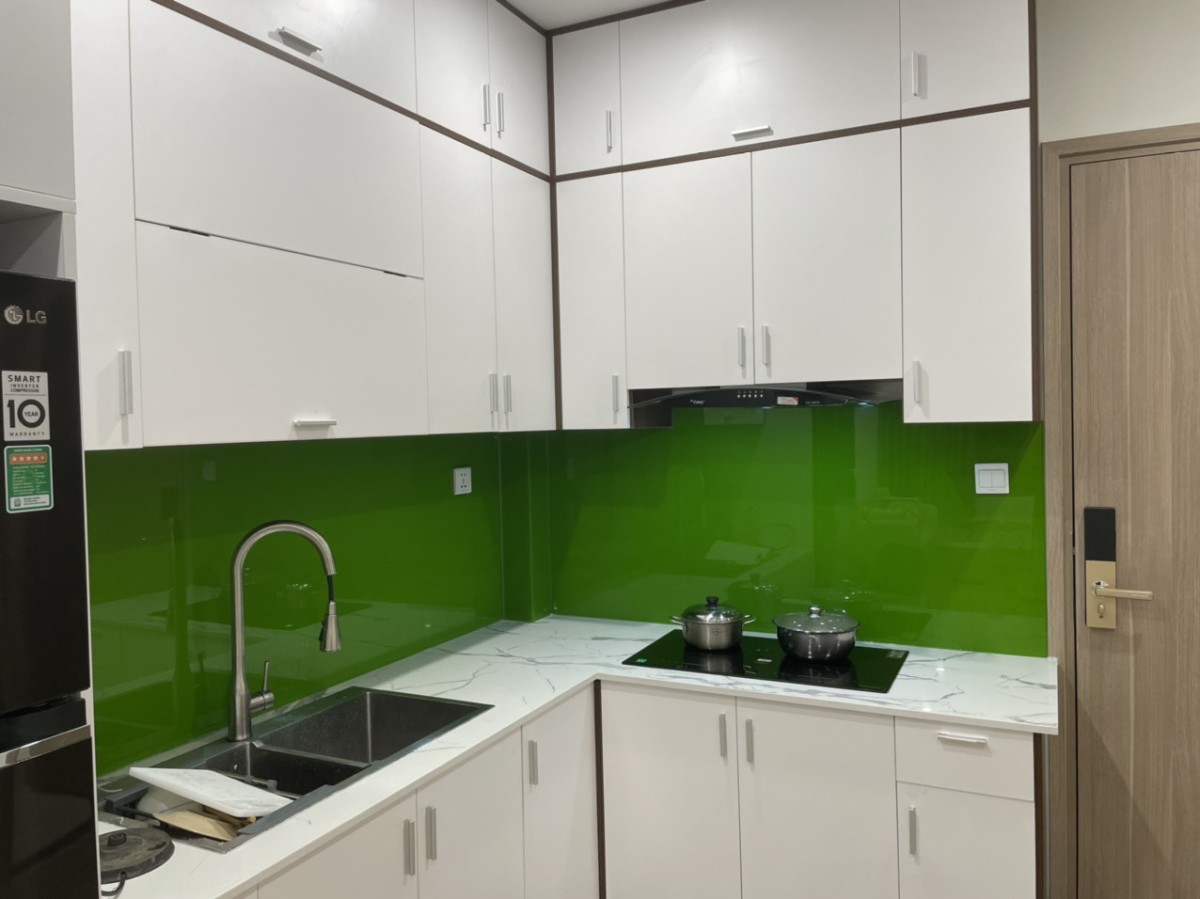 Cho thuê căn hộ 2PN, 2WC, Full đồ, dt 61m2 Vinhomes Smart City