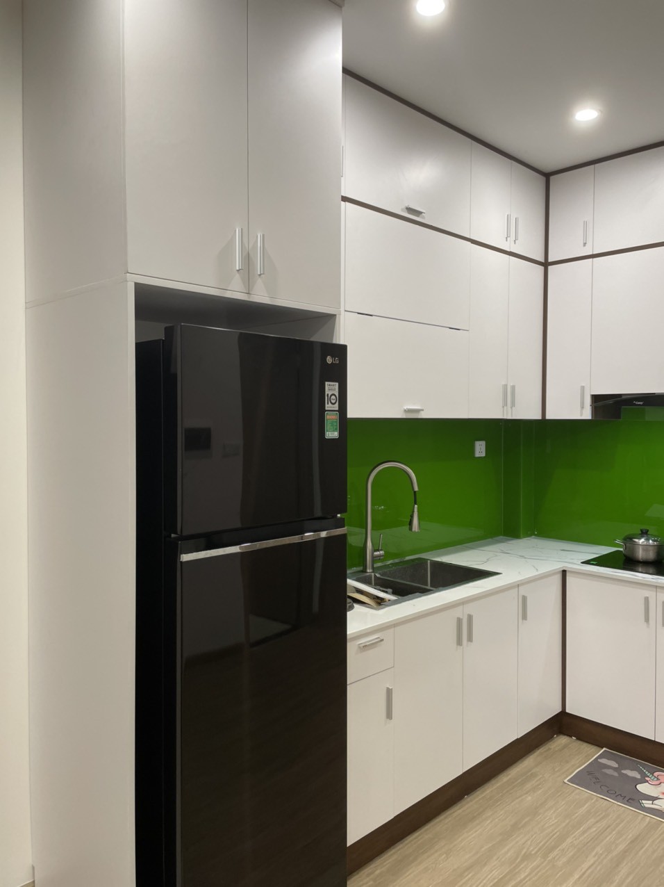 Cho thuê căn hộ 2PN, 2WC, Full đồ, dt 61m2 Vinhomes Smart City