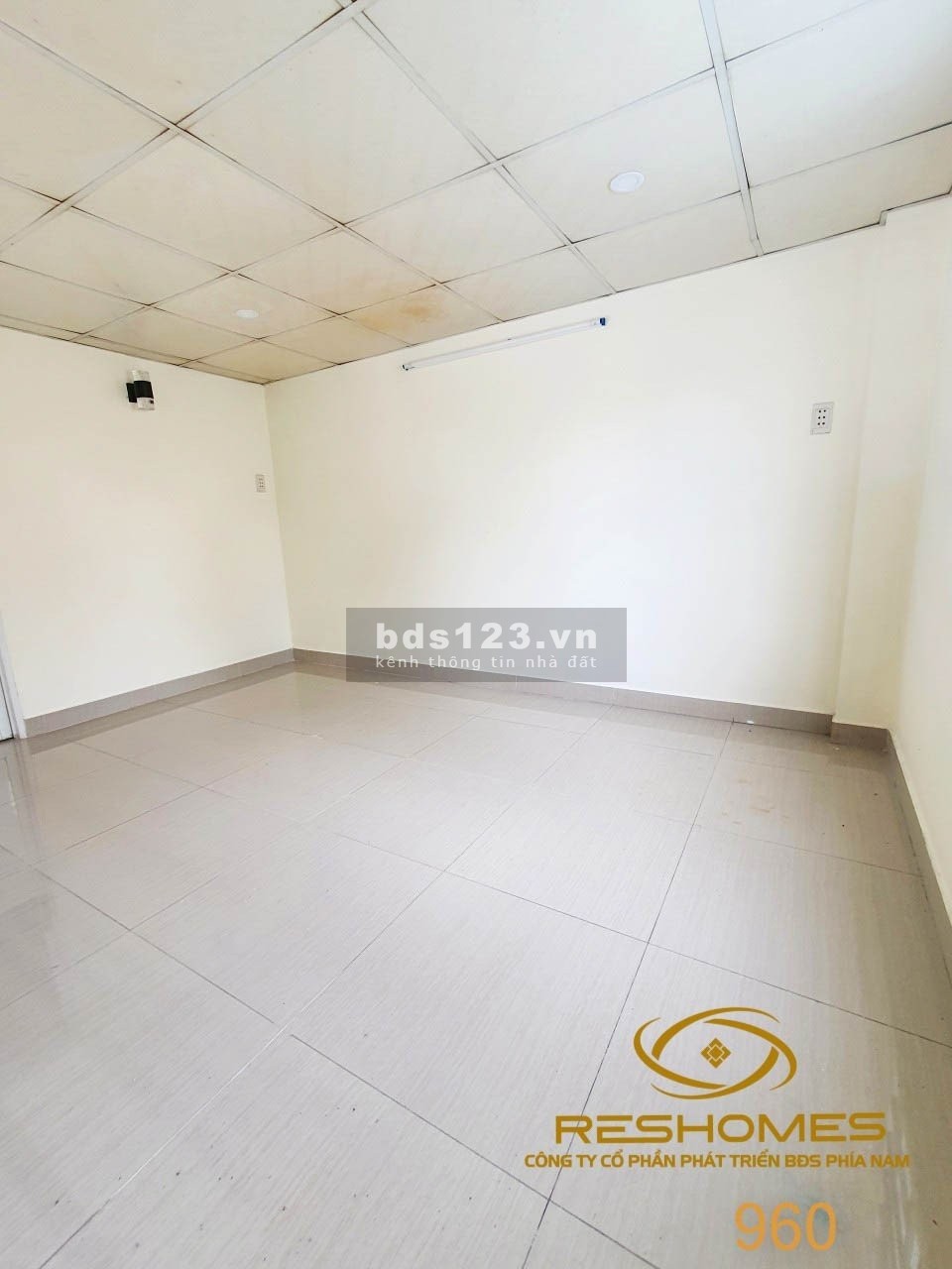 Cho thuê nhà góc 2 mặt tiền Võ Thị Sáu, ngang 8m, hẻm xe hơi