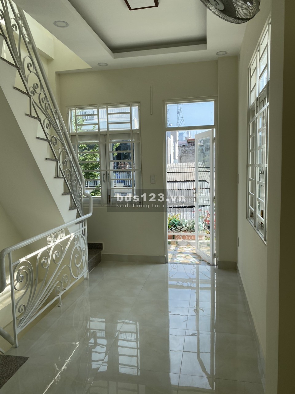 Bán nhà riêng 2 lầu mới, thông thoáng trên đường số 6, HBP, Thủ Đức, DT 63m2, giá 4,67 tỷ
