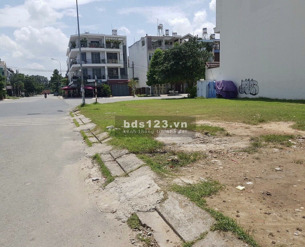 Cần bán gấp lô đất đã có SHR 140m2,Mua công chứng ngay, cặp sát chợ An Sương quận 12