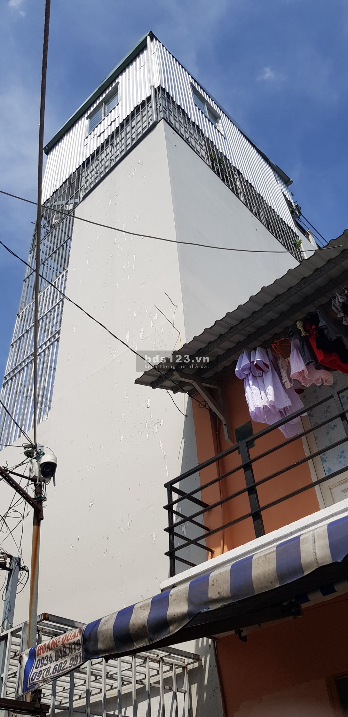 Bán nhà 1 xoẹt ô tô đường Trường Chinh, 1 trệt 2 lầu ST, 4m x 22m, 5.6 tỷ