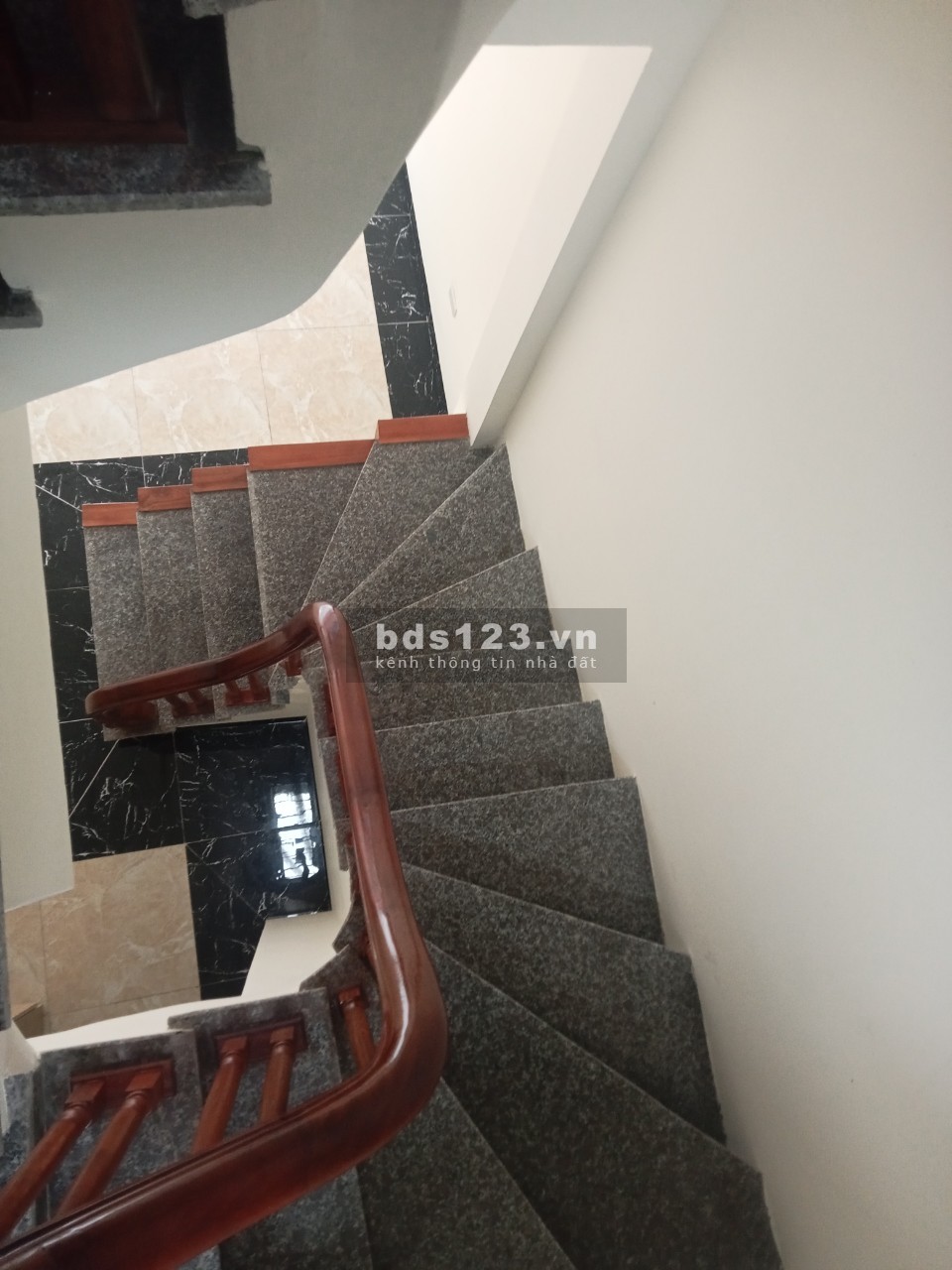 Nhà đẹp 4 tầng x37m 2 mặt thoáng oto vào, full nội thất Biên Giang giá chỉ 2,48 tỷ.
