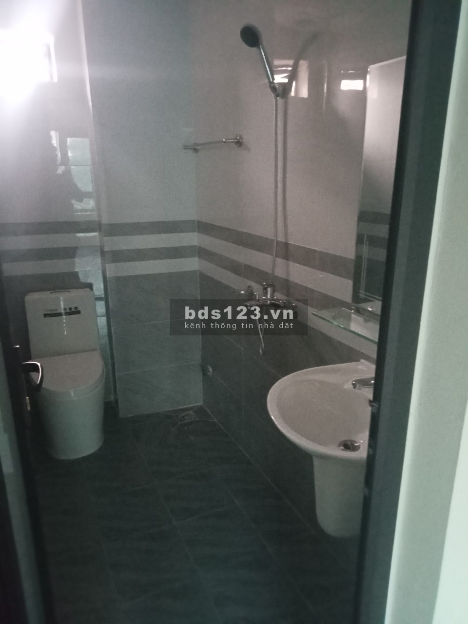 Nhà đẹp 4 tầng x37m 2 mặt thoáng oto vào, full nội thất Biên Giang giá chỉ 2,48 tỷ.