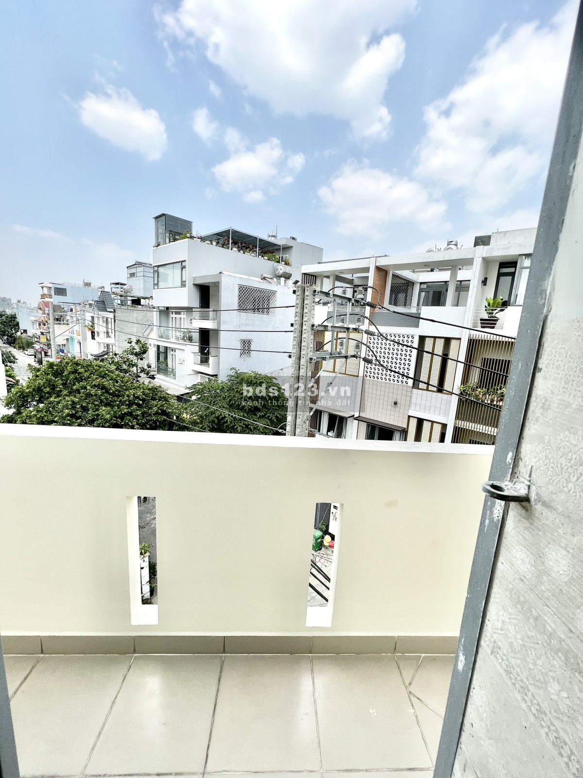 Cho thuê trọ, khai trương tòa nhà mới xây đẹp lung linh, Máy Lạnh + Gác lửng cao, Ban Công riêng.
