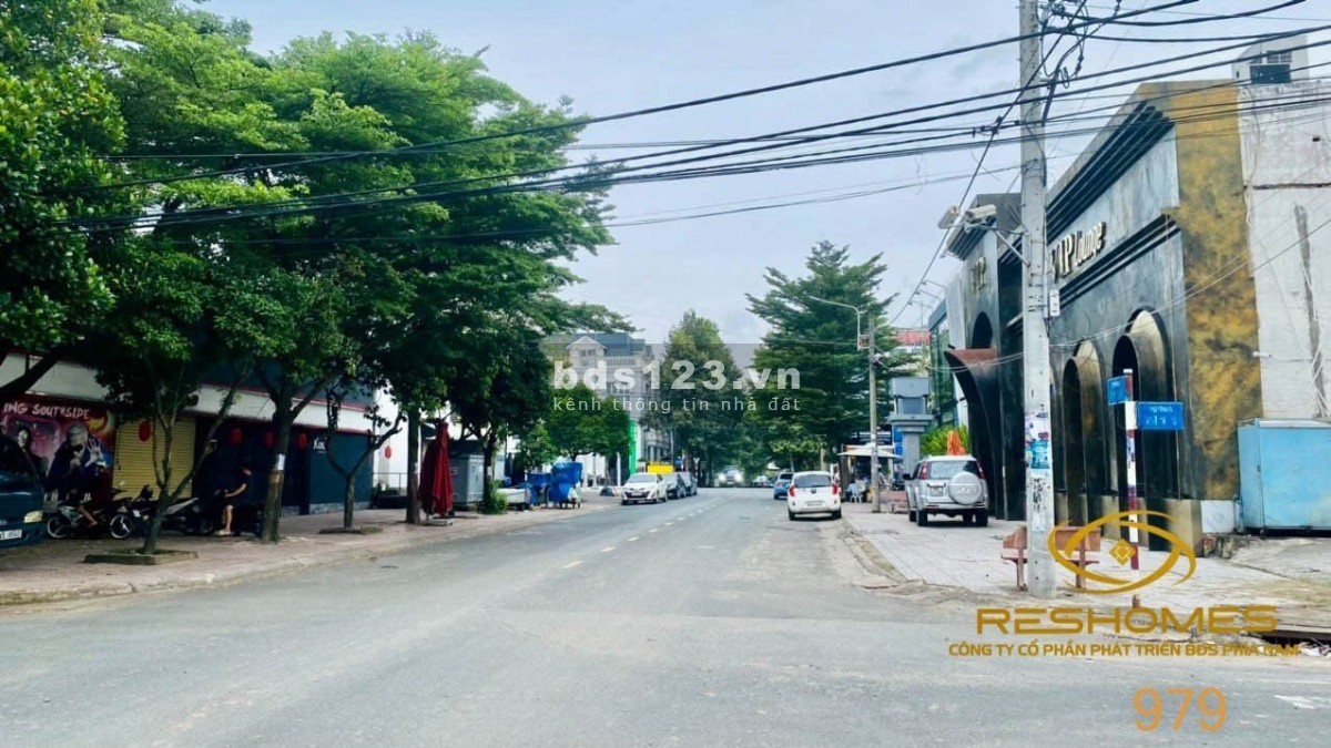 Cho thuê mặt bằng trống thông suốt Võ Thị Sáu, ngang 8m, cửa cuốn tự động