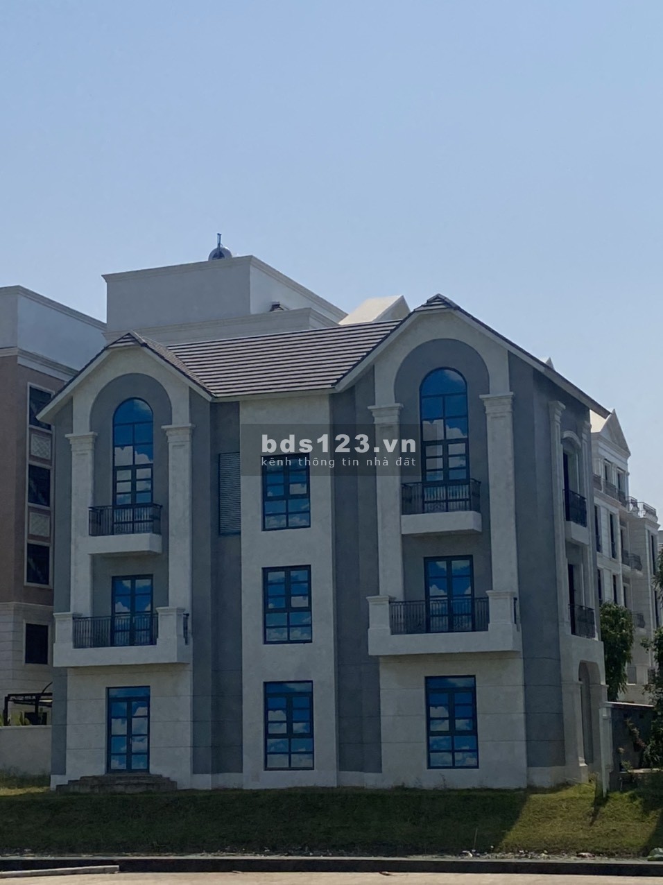 Hot cho thuê biệt thự đơn lập Vinhomes Quận 9 chỉ 18 triệu/ tháng