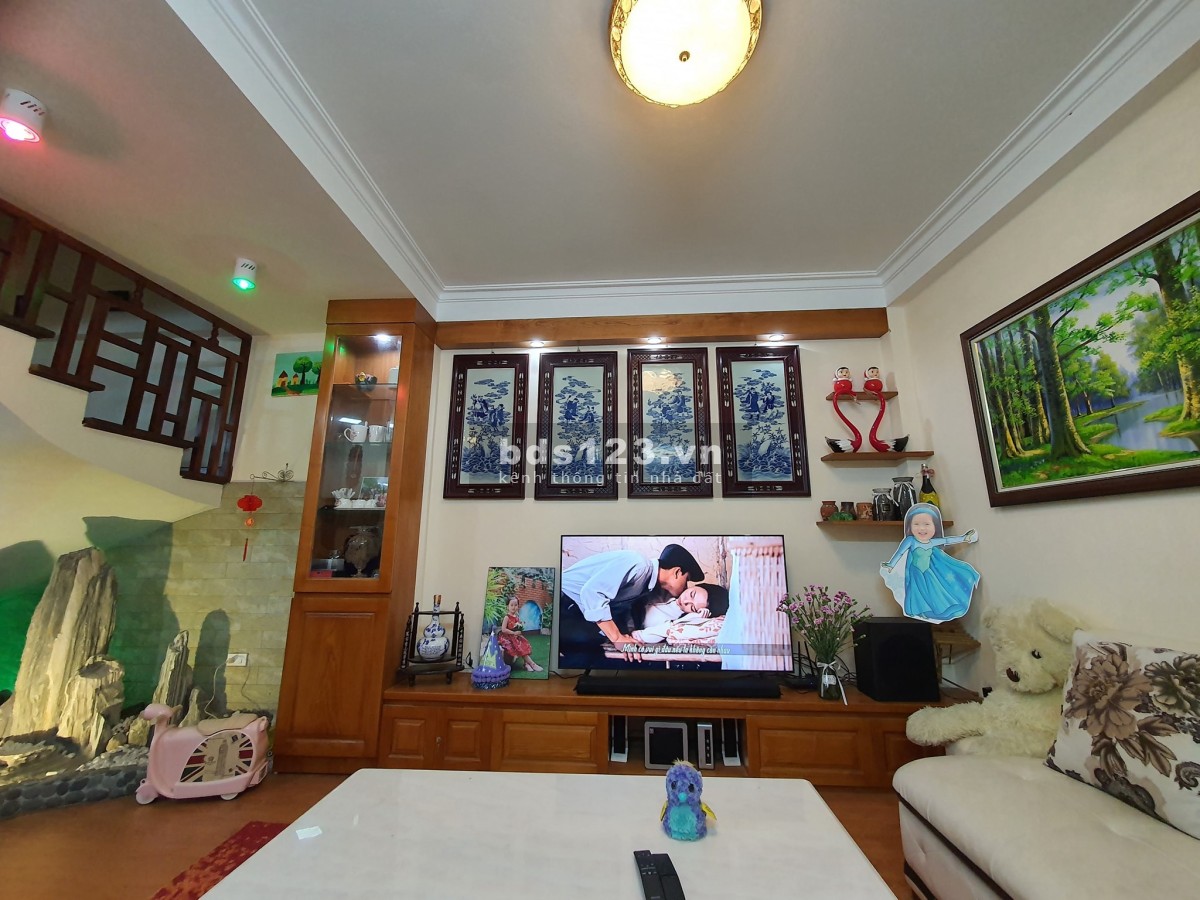 Bán nhà phố Kim Ngưu 55m2, MT 5m, NGÕ THÔNG, GẦN PHỐ, chỉ 5 tỷ.