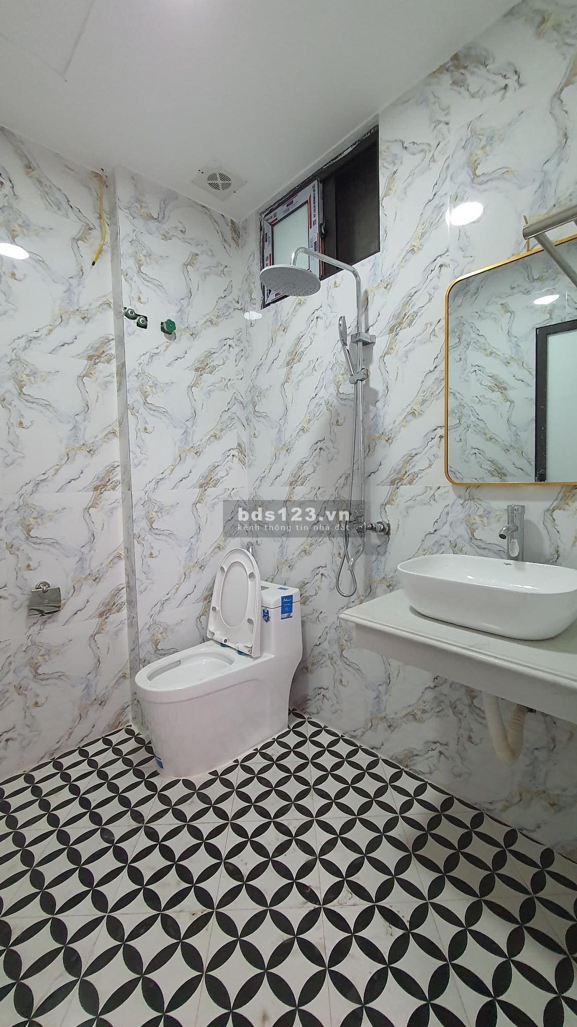 Hiến bán nhà lô góc kinh doanh - Ô tô 7 chỗ - Háng xóm TIME CITY - Nhỉnh 3 tỷ - 5 tầng.