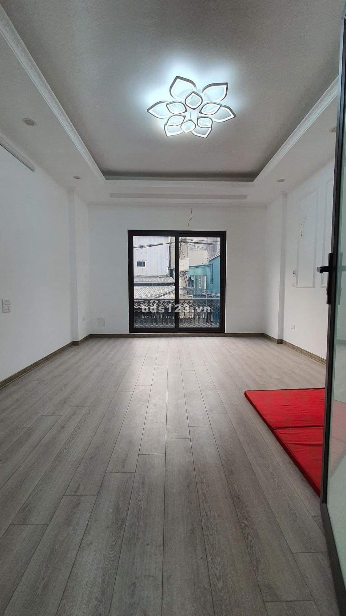 Hiến bán nhà lô góc kinh doanh - Ô tô 7 chỗ - Háng xóm TIME CITY - Nhỉnh 3 tỷ - 5 tầng.