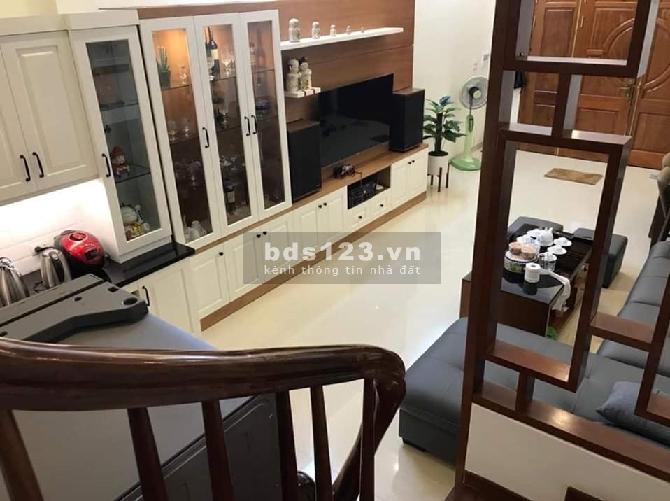 Bán nhà 5 tầng gấp mới xây, nằm sát phố Lê Thanh Nghị, full nội thất giá 3.75 tỷ