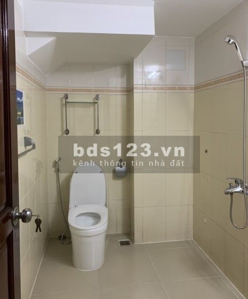 Cho thuê nhà mt Huỳnh Văn Bánh, Phú Nhuận, 60m2, 34 triệu