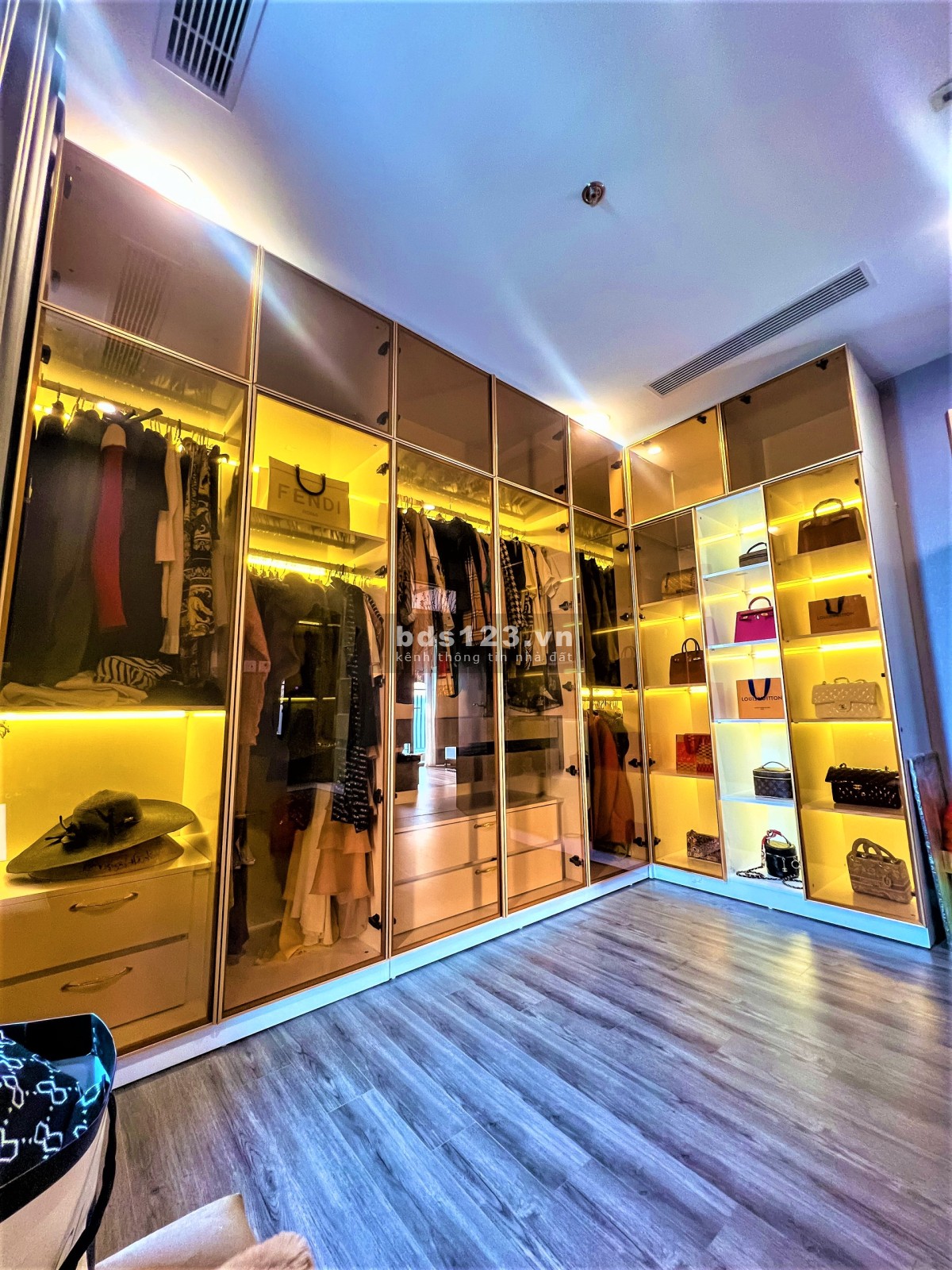Rẻ bất ngờ! Bán căn hộ cao cấp Rubi, 86m² 3PN2WC, tầng trung, view thoáng, chỉ 3,3 tỷ - Vinhomes OCP