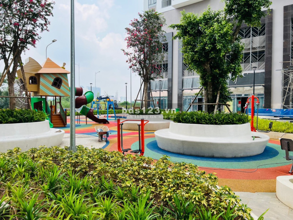 Căn góc 2PN 73m2 Q7 Riverside máy lạnh và rèm cửa giá 8.5triệu