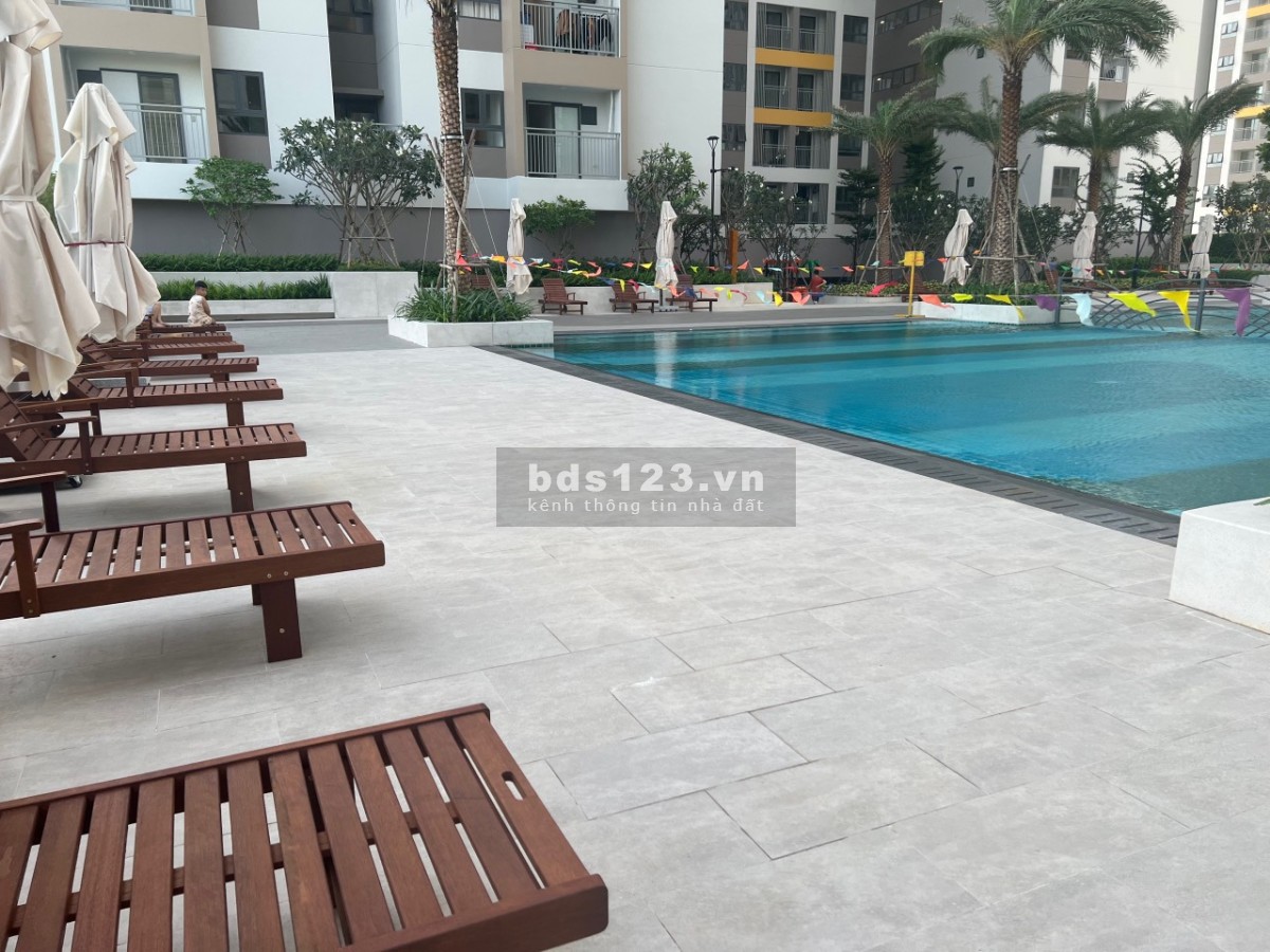 Căn góc 2PN 73m2 Q7 Riverside máy lạnh và rèm cửa giá 8.5triệu
