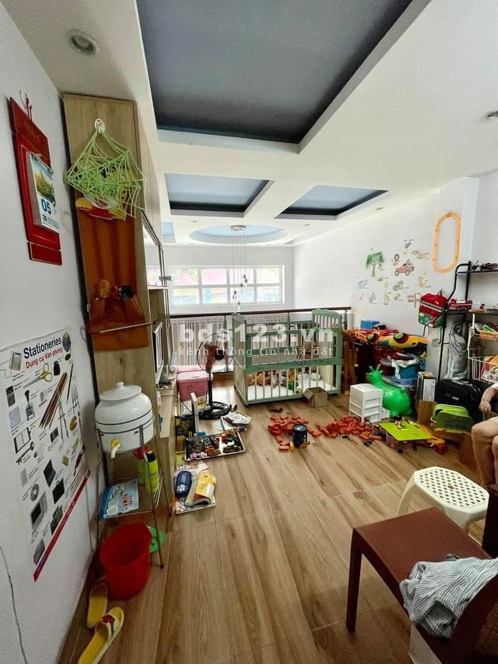 Bán nhà đẹp, khu thương gia, phường 25, Bình Thạnh, 58m2, 4 tầng, 6 phòng ngủ, 4 nhà vệ sinh