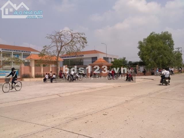 Bán nhanh đất 150m2 (5X30m2) dân cư đông sát trường học, đường nhựa lớn